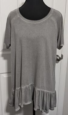 Dantelle Women's Gray Short Sleeve Ruffled Peplum Tunic Shirt Size Large